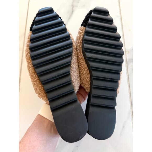 ROAM Shearling Slippers Mules Slides Sz 6 Tan/Black - Picture 7 of 8